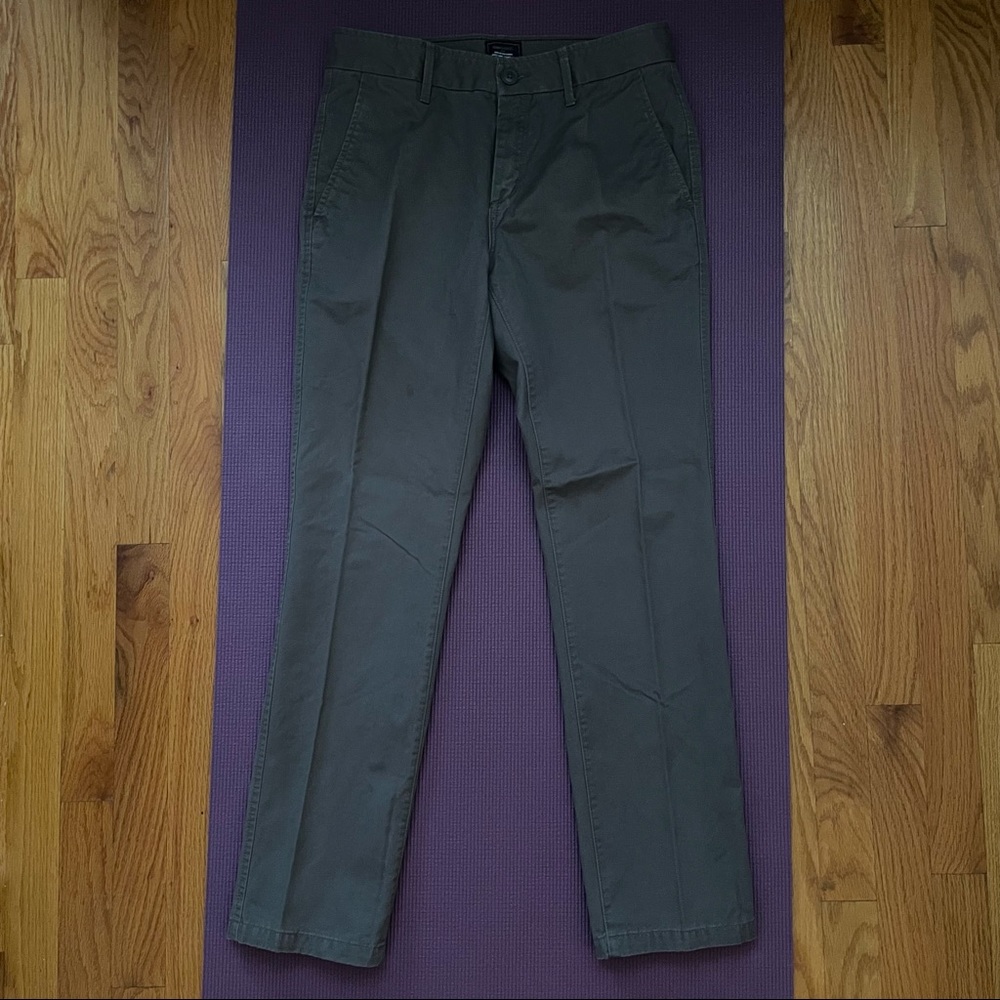 Gap Factory slim lived-in khakis 29
